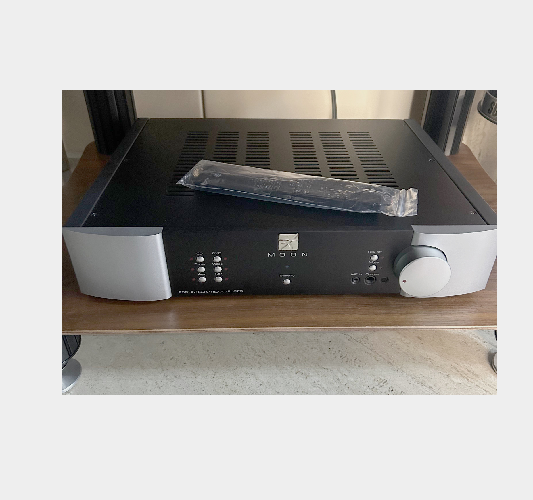 Amplificador integrado Moon 250i bicolor